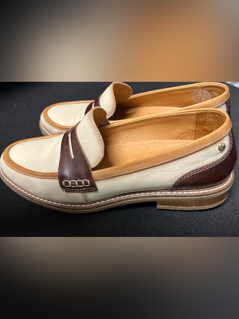 Women’s Pikolinos ALDAYA penny Loafers in Cream and Brown (Marfil)